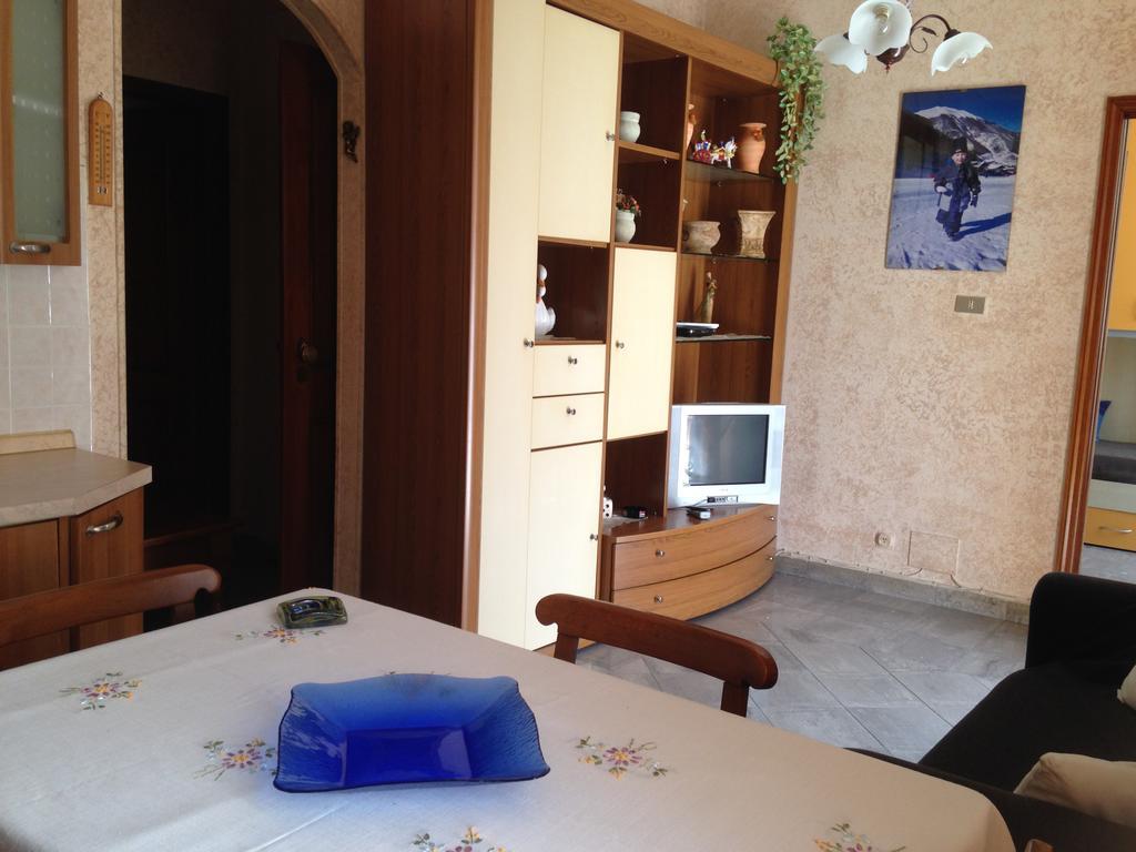 Апартаменты Casa Vacanza "Marina San Giuseppe" Вентимилья Экстерьер фото