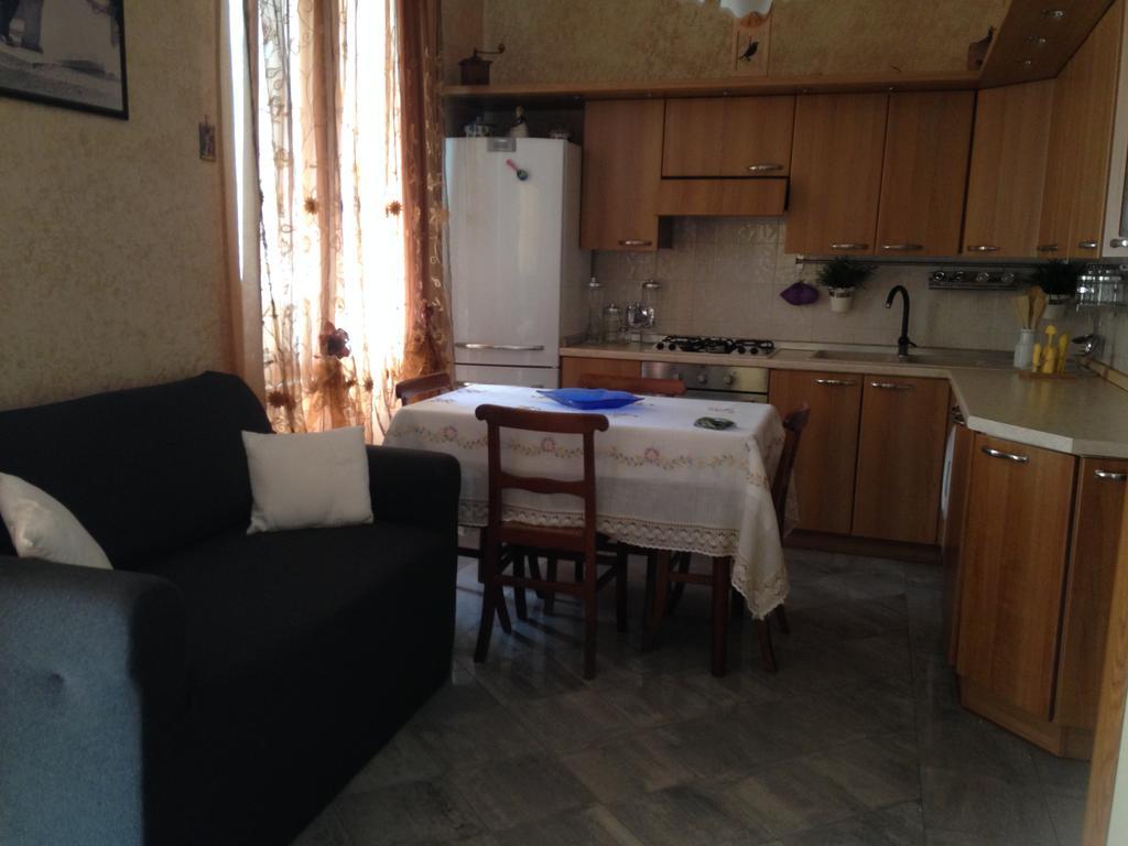 Апартаменты Casa Vacanza "Marina San Giuseppe" Вентимилья Экстерьер фото